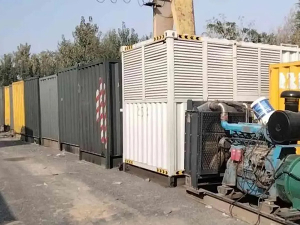 巴东200KW柴油发电机机组每小时油耗是多少？